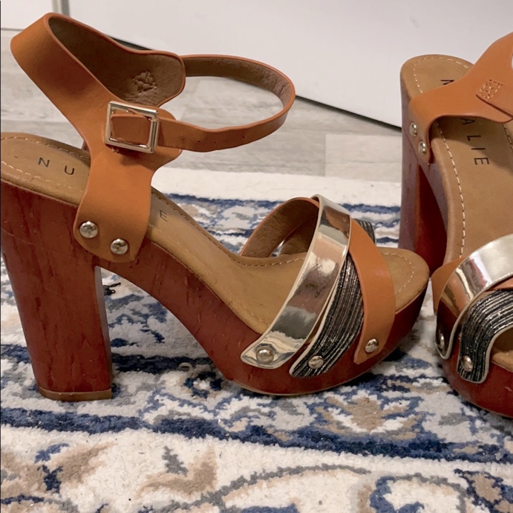 New without box NUNALIE cork brown sandal
